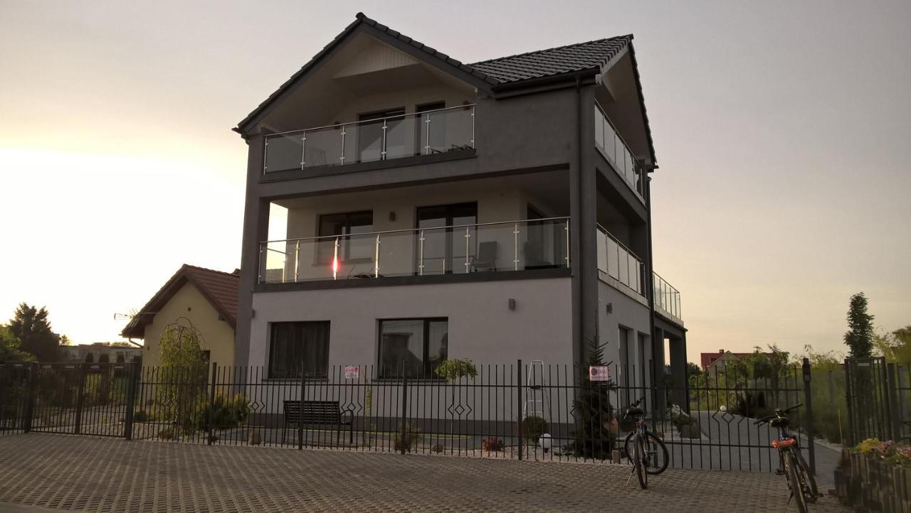 Willa Dobrylko II -Apartamenty Rewa Kültér fotó