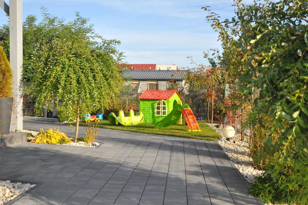Willa Dobrylko II -Apartamenty Rewa Kültér fotó